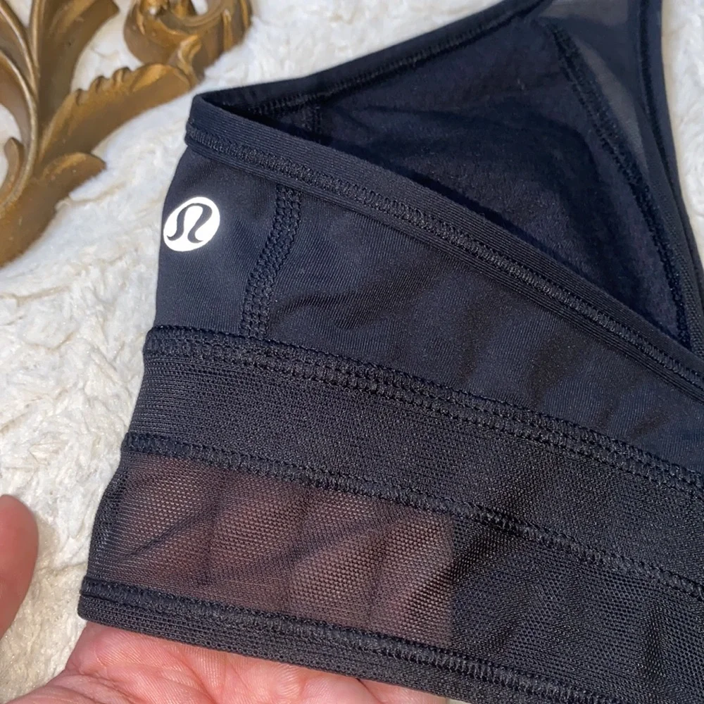 Black Lululemon Sports Bra Black size 4